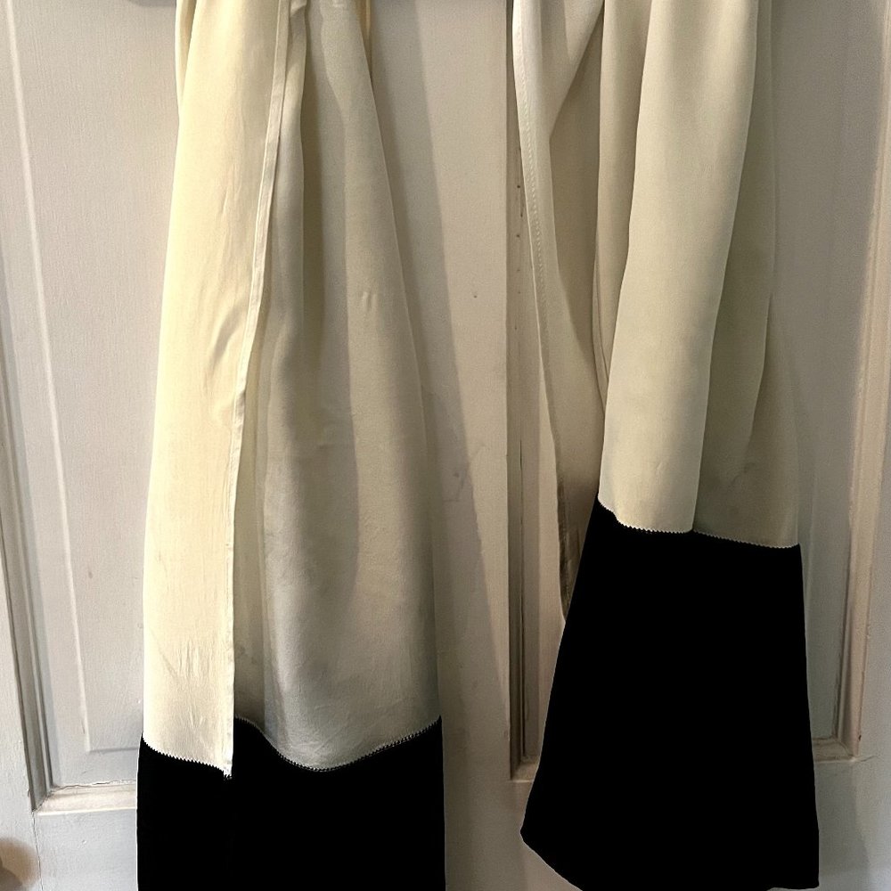 Giorgio Armani Collezione 100% silk scarf